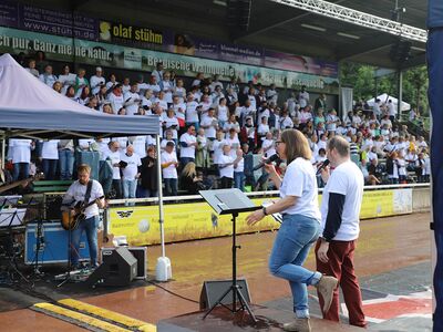 Chorerlebnis „650 Stimmen“ im Walder Stadion