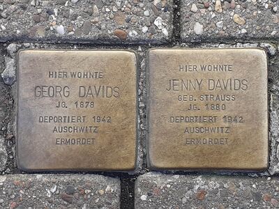 Stolpersteine mit Gravur in Ohligs