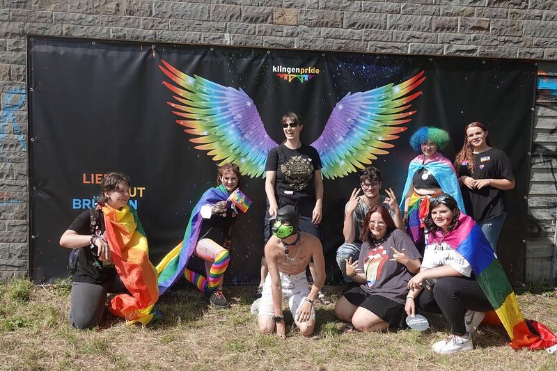 Teilnehmende beim CSD Solingen 2021